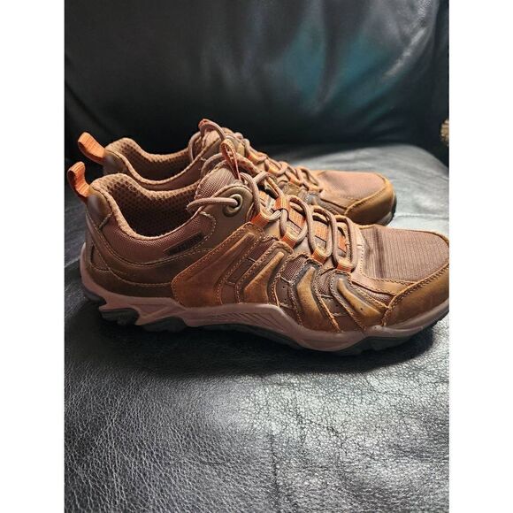 NWOT SKECHERS LEATHER SELMEN-LORAGO HIKING SHOE 9.5 BROWN WATER REPELLENT